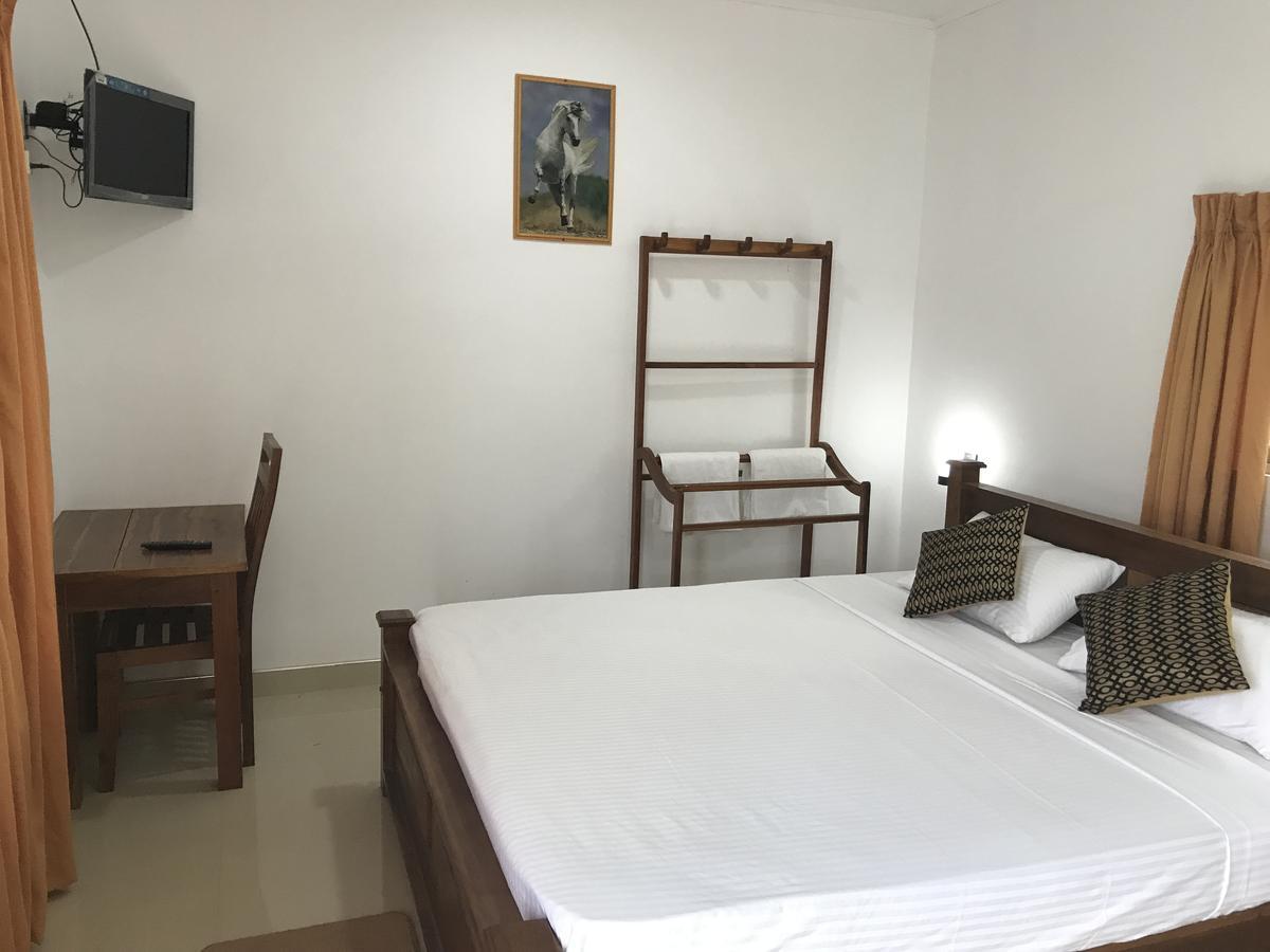 Deshani Holiday Inn Dambulla Exterior foto