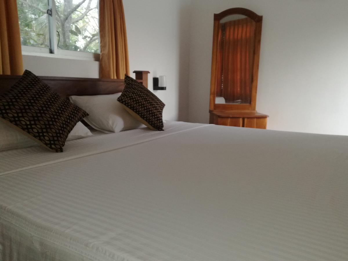 Deshani Holiday Inn Dambulla Exterior foto