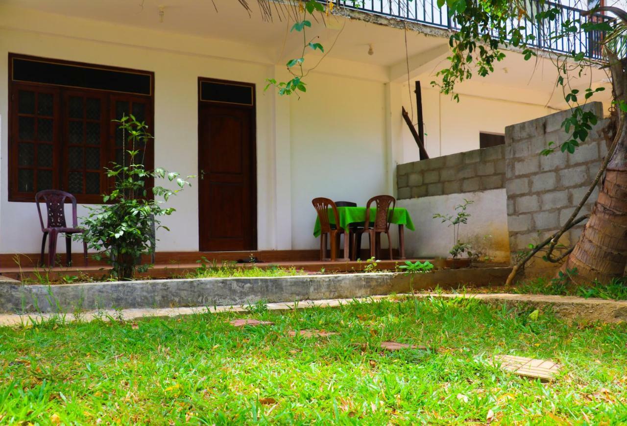 Deshani Holiday Inn Dambulla Exterior foto