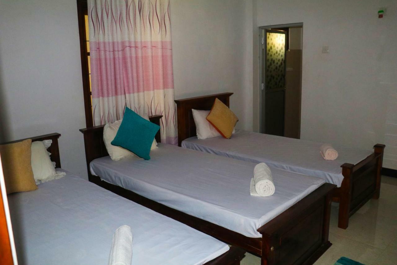 Deshani Holiday Inn Dambulla Exterior foto