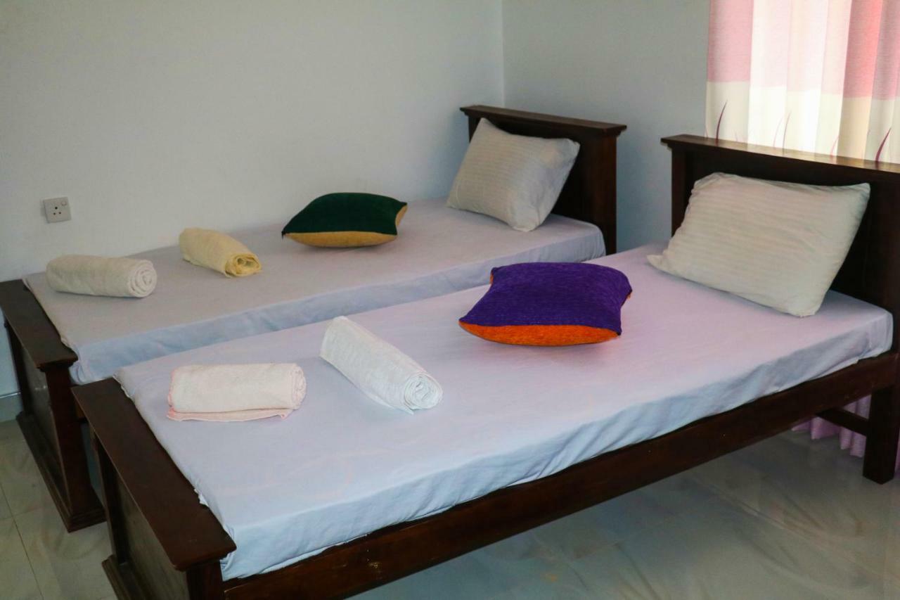 Deshani Holiday Inn Dambulla Exterior foto