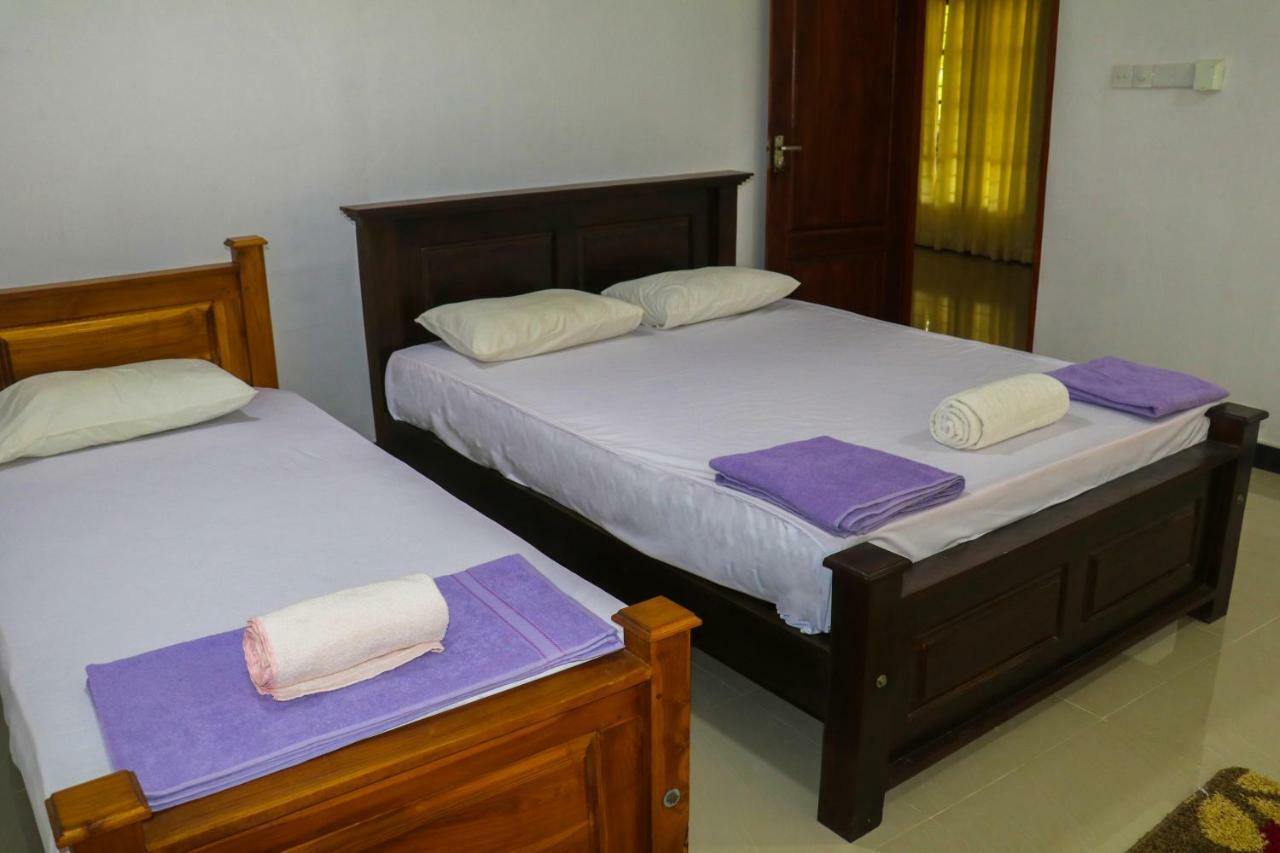 Deshani Holiday Inn Dambulla Exterior foto