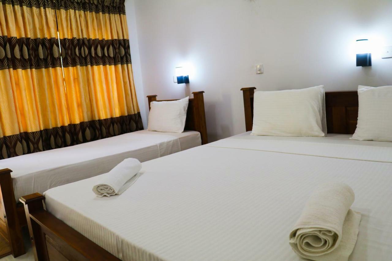 Deshani Holiday Inn Dambulla Exterior foto