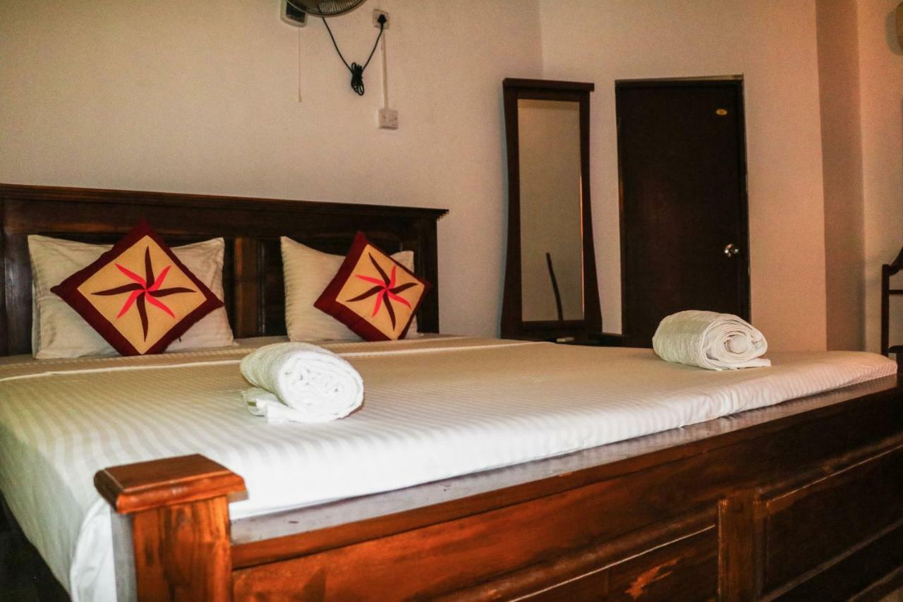 Deshani Holiday Inn Dambulla Exterior foto