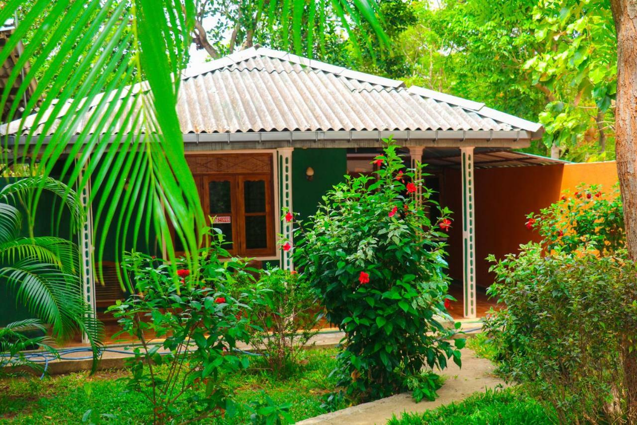 Deshani Holiday Inn Dambulla Exterior foto