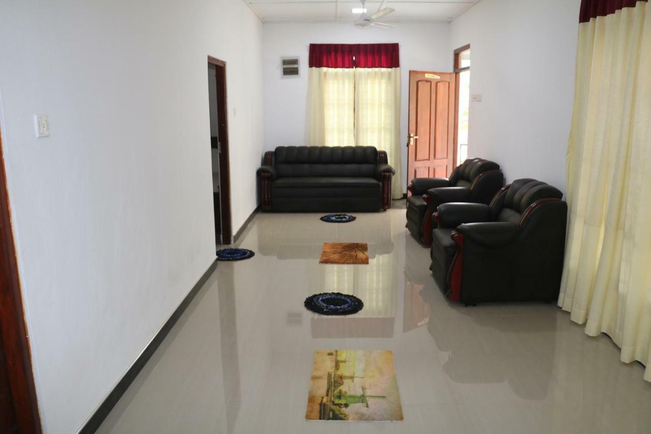 Deshani Holiday Inn Dambulla Exterior foto